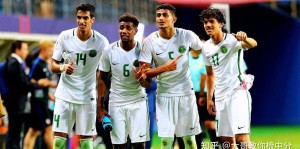 世预赛神锋任意球绝杀，世界杯冠军队逆境逆袭首胜士气高涨