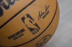 湖人队签下NBA总决赛球星马尔卡宁，携手冲击新赛季辉煌